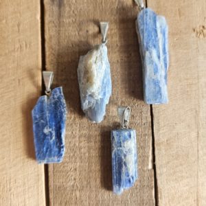 Pendentif  Pierre naturelle Cyanite bleue