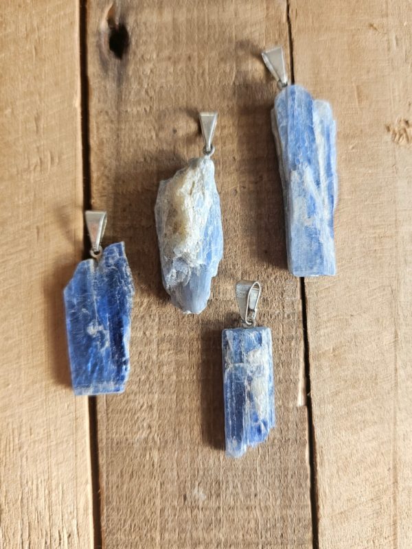 Pendentif  Pierre naturelle Cyanite bleue